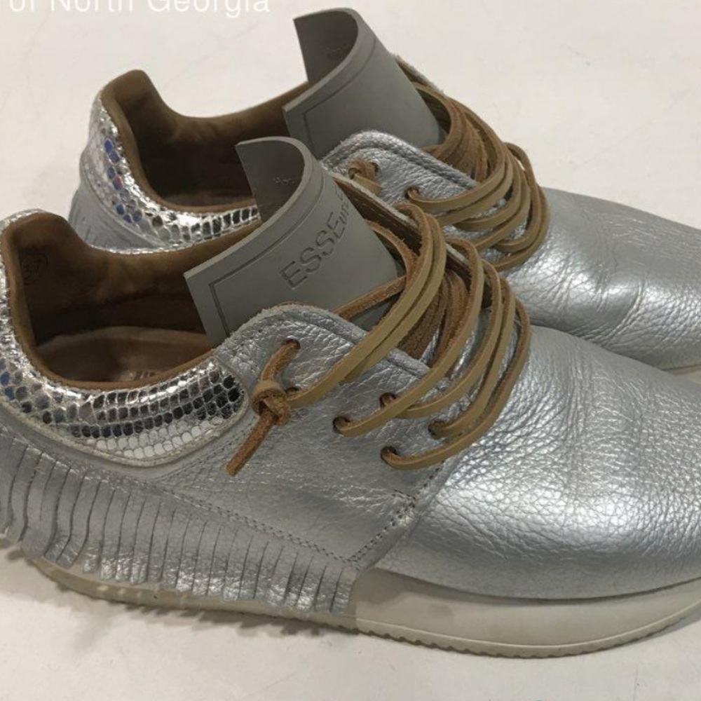 Women’s Esseutesse Silver Pebbled Grain Leather Fringe Sneakers Size 37